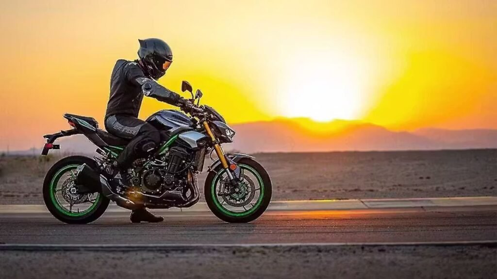 New Kawasaki Z900 2025 Model Hits Indian Market at Rs 9.52 Lakh
