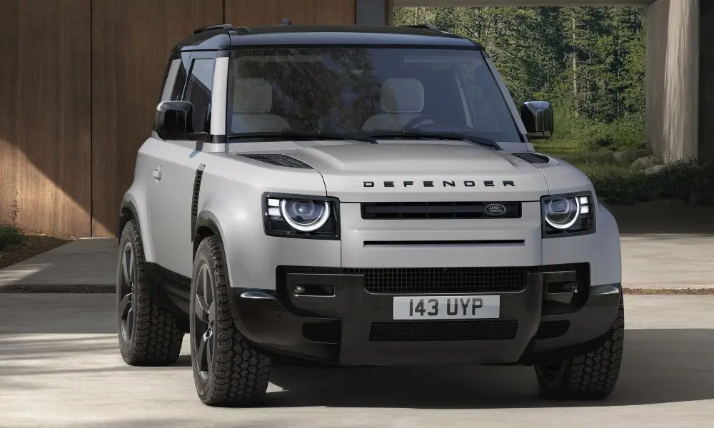 Adaptive Off-Road Cruise Control – For the first time in a Defender